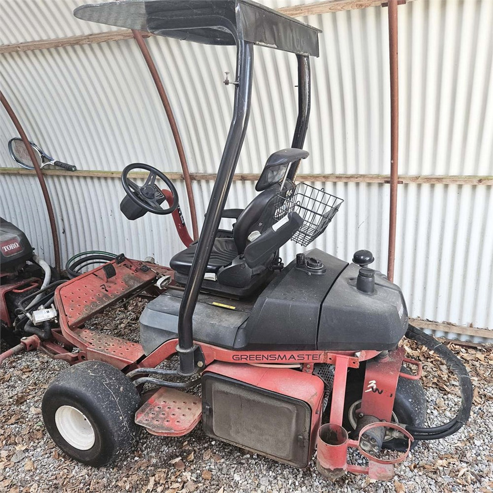 Toro Greensmaster 3250-D - Maşină de tuns iarba: Foto 1 Toro Greensmaster 3250-D - Maşină de tuns iarba: Foto 1