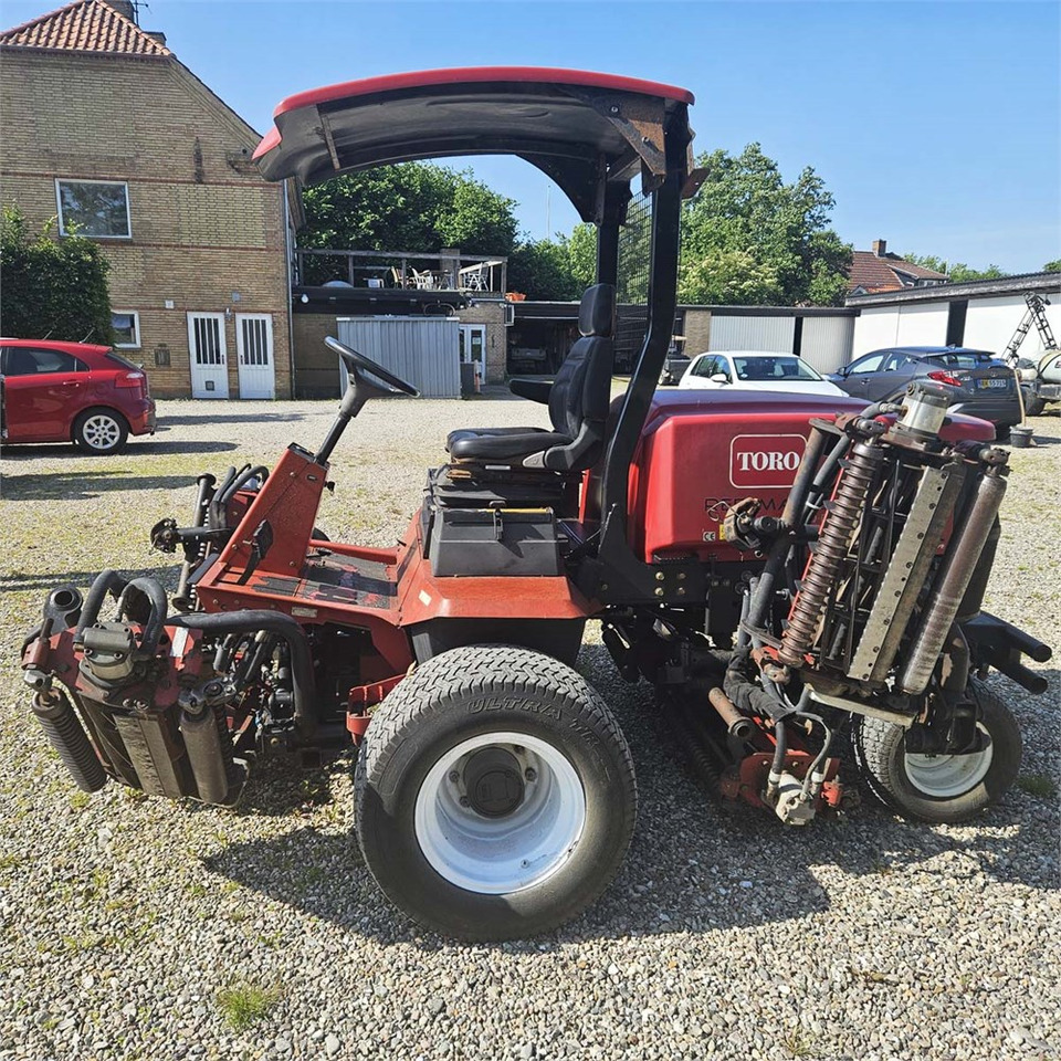 Toro Reelmaster 6700-D - Maşină de tuns iarba: Foto 5 Toro Reelmaster 6700-D - Maşină de tuns iarba: Foto 5