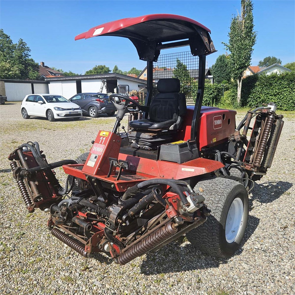 Toro Reelmaster 6700-D - Maşină de tuns iarba: Foto 4 Toro Reelmaster 6700-D - Maşină de tuns iarba: Foto 4