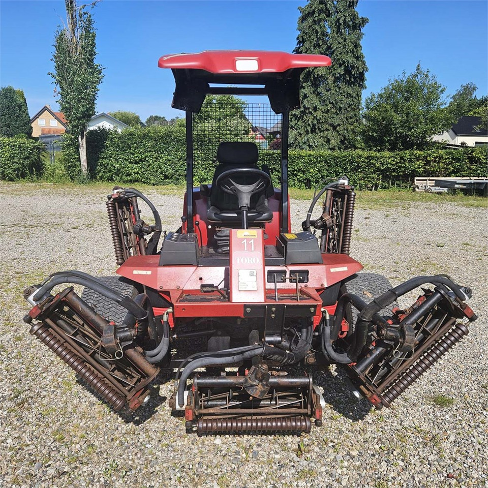 Toro Reelmaster 6700-D - Maşină de tuns iarba: Foto 2 Toro Reelmaster 6700-D - Maşină de tuns iarba: Foto 2