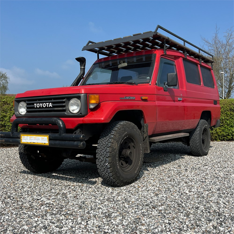 Toyota HZJ75 - Automobil: Foto 4 Toyota HZJ75 - Automobil: Foto 4