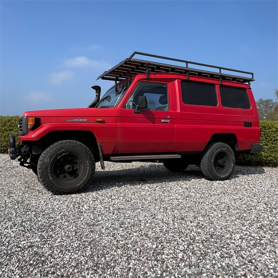 Toyota HZJ75 - Automobil: Foto 5 Toyota HZJ75 - Automobil: Foto 5