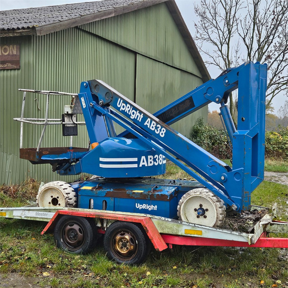 UpRight AB38 - Nacela articulata: Foto 1 UpRight AB38 - Nacela articulata: Foto 1