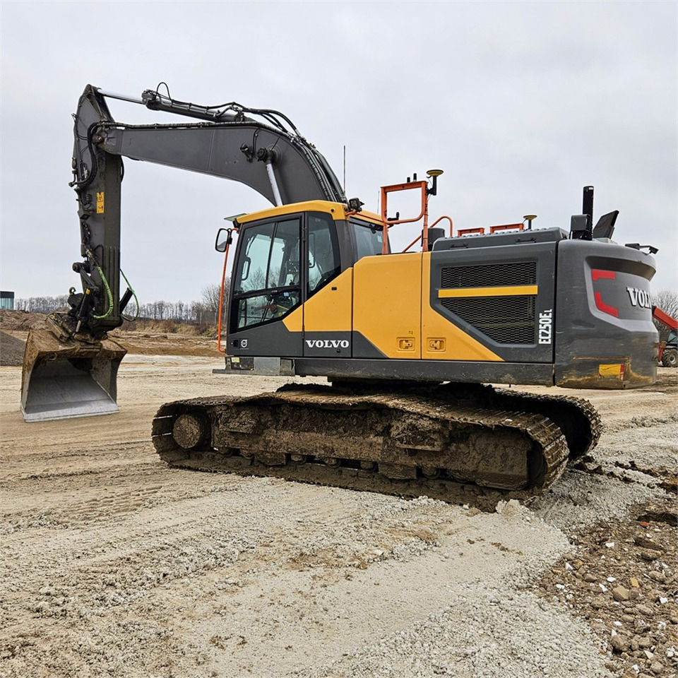Volvo EC250 EL - Excavator pe şenile: Foto 1 Volvo EC250 EL - Excavator pe şenile: Foto 1