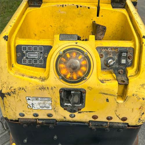 Wacker Neuson RT82 SC2 - Mini cilindru compactor: Foto 4 Wacker Neuson RT82 SC2 - Mini cilindru compactor: Foto 4