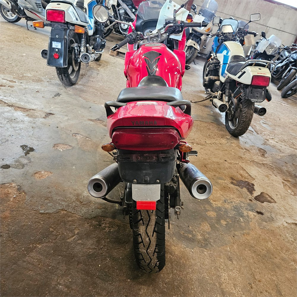 Yamaha XJ600 Diversion - Motocicletă: Foto 4 Yamaha XJ600 Diversion - Motocicletă: Foto 4