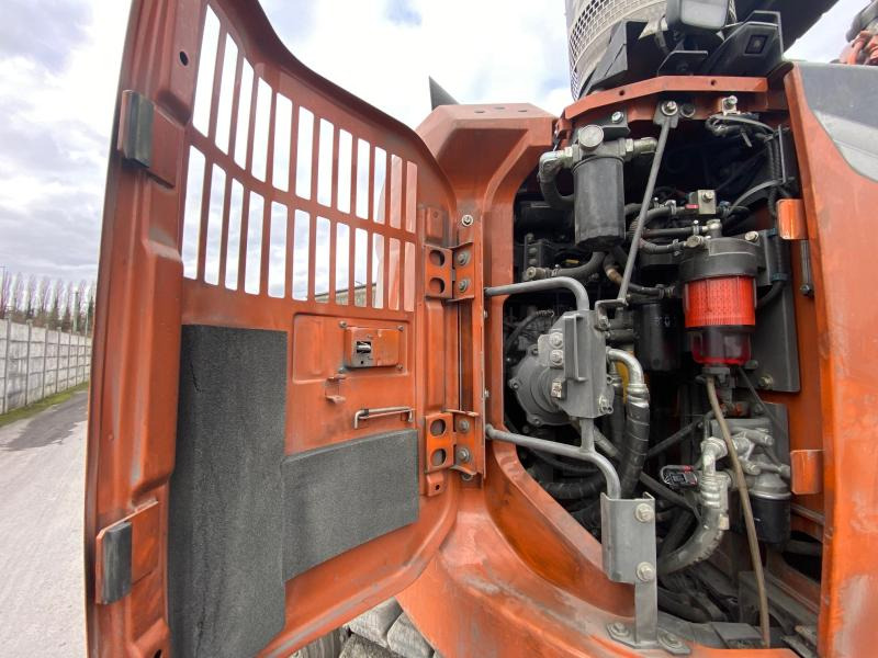 Excavator pe şenile HITACHI ZX 135US-7: Foto 29