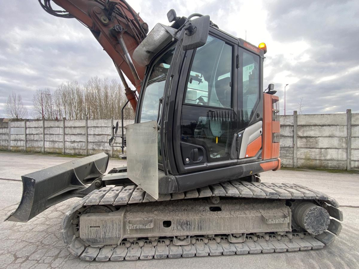 Excavator pe şenile HITACHI ZX 135US-7: Foto 11