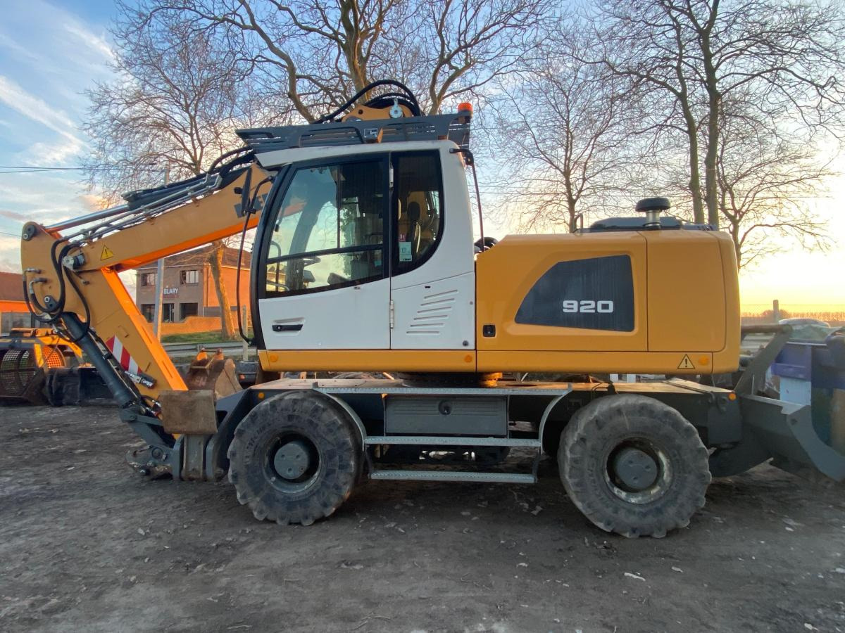 Liebherr A920 Litronic - Excavator pe roţi: Foto 1 Liebherr A920 Litronic - Excavator pe roţi: Foto 1
