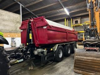 Pronar T 386 - Remorcă autobasculantă agricolă: Foto 3 Pronar T 386 - Remorcă autobasculantă agricolă: Foto 3