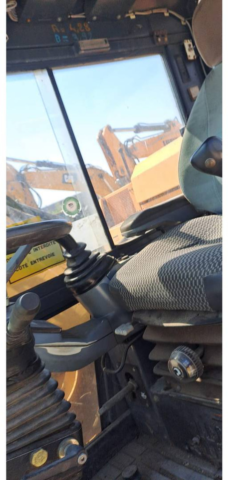 Excavator pe roţi CASE 588P: Foto 23