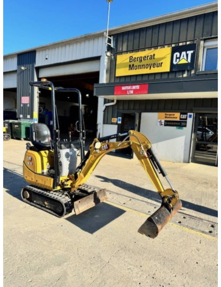 CAT 300.9D - Excavator pe şenile: Foto 1 CAT 300.9D - Excavator pe şenile: Foto 1