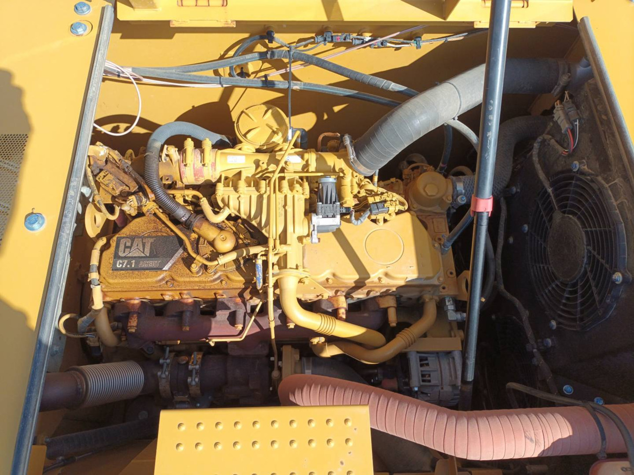 CAT 323 - Excavator pe şenile: Foto 5 CAT 323 - Excavator pe şenile: Foto 5