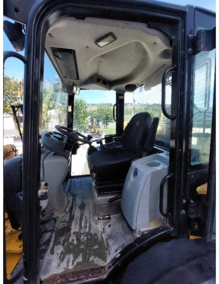 CAT 906H2 - Încărcător frontal pe pneuri: Foto 4 CAT 906H2 - Încărcător frontal pe pneuri: Foto 4