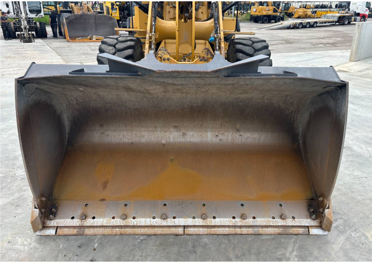 Încărcător frontal pe pneuri CAT 930M: Foto 17 Încărcător frontal pe pneuri CAT 930M: Foto 17