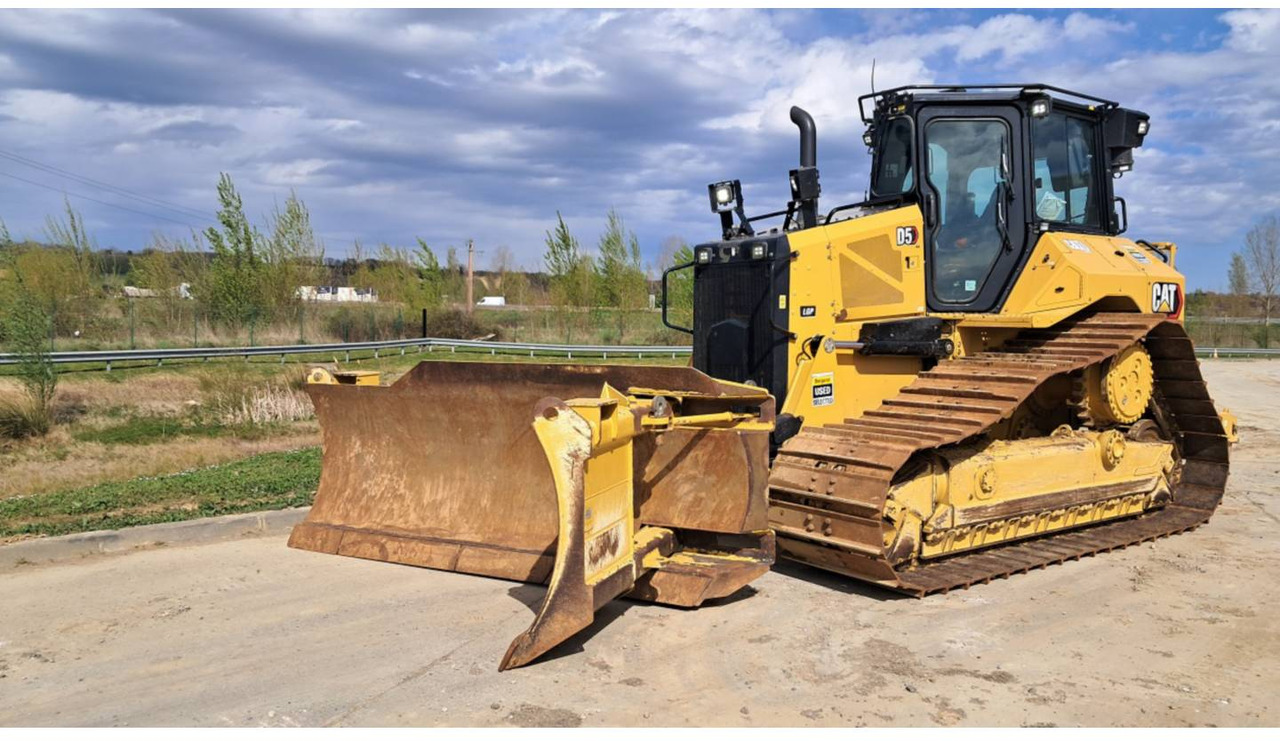CAT D5 - Buldozer: Foto 1 CAT D5 - Buldozer: Foto 1
