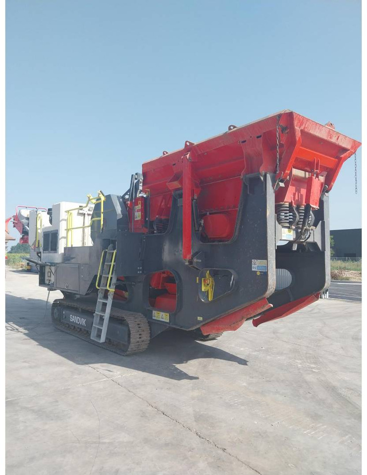 SANDVIK MINING & CONSTRUCTION QJ241 - Concasor mobil: Foto 4 SANDVIK MINING & CONSTRUCTION QJ241 - Concasor mobil: Foto 4