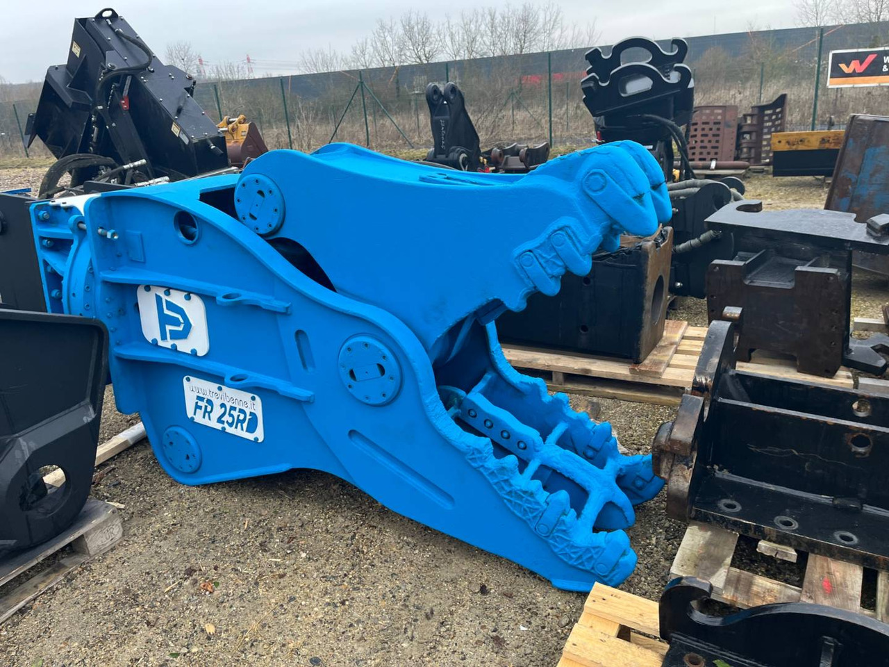 TREVI FR25RD/TREVIBENNE/BROYEUR/ CRUSHER - Foarfece hidraulic pentru Utilaje constructii: Foto 1 TREVI FR25RD/TREVIBENNE/BROYEUR/ CRUSHER - Foarfece hidraulic pentru Utilaje constructii: Foto 1