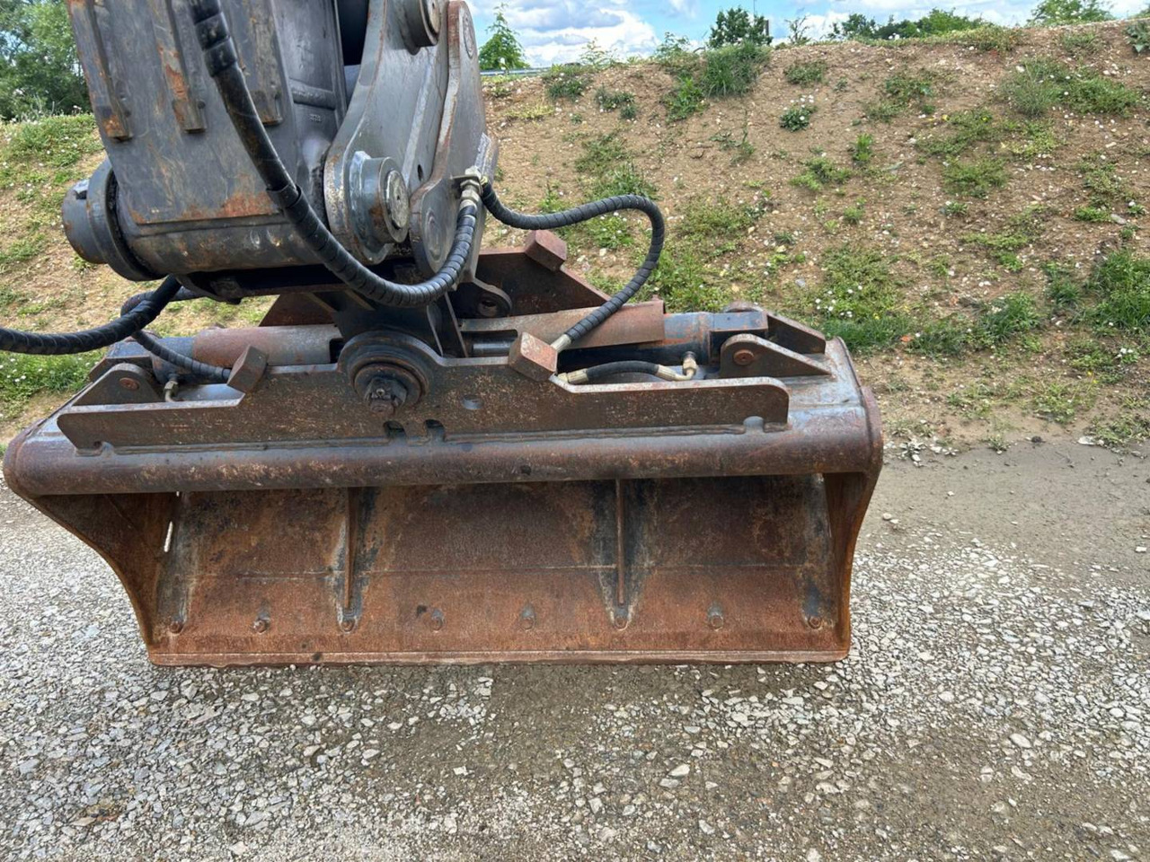 Excavator pe şenile VOLVO CONSTRUCTION EQUIPMENT EC140: Foto 8