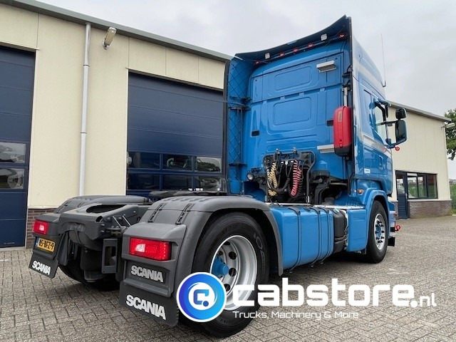 Scania R450 LA4X2MNA Euro 6 Topline Scania R450 LA4X2MNA Euro 6 - Topline - 2 Dieseltanks - Bouwjaar 2015 - Good condition - Cap tractor: Foto 4 Scania R450 LA4X2MNA Euro 6 Topline Scania R450 LA4X2MNA Euro 6 - Topline - 2 Dieseltanks - Bouwjaar 2015 - Good condition - Cap tractor: Foto 4