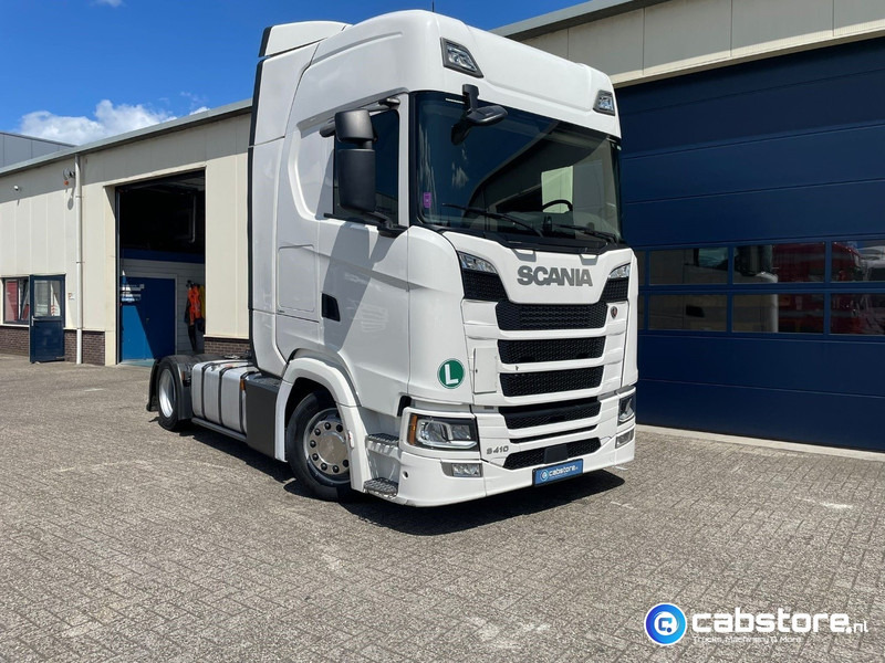 Scania S410 A 4X2 EB Euro 6 - S-Highline - Bouwjaar 2018 - MEGA VOLUME - Km 822.505 - Cap tractor: Foto 2 Scania S410 A 4X2 EB Euro 6 - S-Highline - Bouwjaar 2018 - MEGA VOLUME - Km 822.505 - Cap tractor: Foto 2