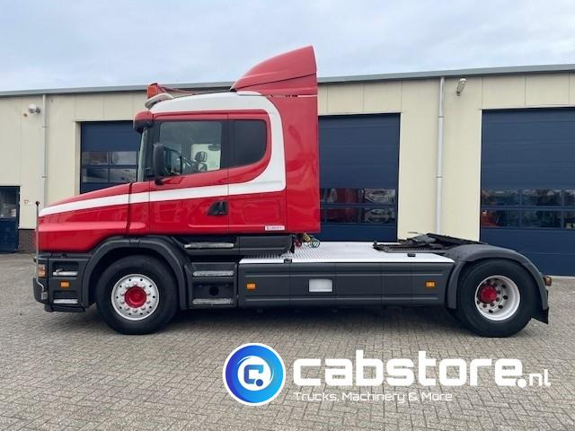 Scania T 124 GA 4X2 NA 420 Euro 3 Torpedo - Bouwjaar 2004 - km 1.186.014 - RETARDER - CT19 Cabine - Hydrauliek unit - Handgeschakelde versnellingsbak - Cap tractor: Foto 5 Scania T 124 GA 4X2 NA 420 Euro 3 Torpedo - Bouwjaar 2004 - km 1.186.014 - RETARDER - CT19 Cabine - Hydrauliek unit - Handgeschakelde versnellingsbak - Cap tractor: Foto 5