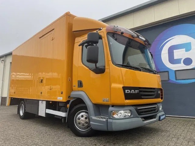 DAF LF 45.160 4x2 Euro 5 EEV - Year 2008 - Mobiele werkplaats - Bakwagen - Closed box - Km 268.123 - Camion furgon: Foto 1 DAF LF 45.160 4x2 Euro 5 EEV - Year 2008 - Mobiele werkplaats - Bakwagen - Closed box - Km 268.123 - Camion furgon: Foto 1