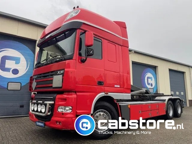 DAF XF 105 .460 FAS Euro 5 - Haakarmsysteem - Hooklift - Abrolkipper - Year 2006 - ANALOG TACHO - TUV 05-2025 - Camion cu cârlig: Foto 1 DAF XF 105 .460 FAS Euro 5 - Haakarmsysteem - Hooklift - Abrolkipper - Year 2006 - ANALOG TACHO - TUV 05-2025 - Camion cu cârlig: Foto 1