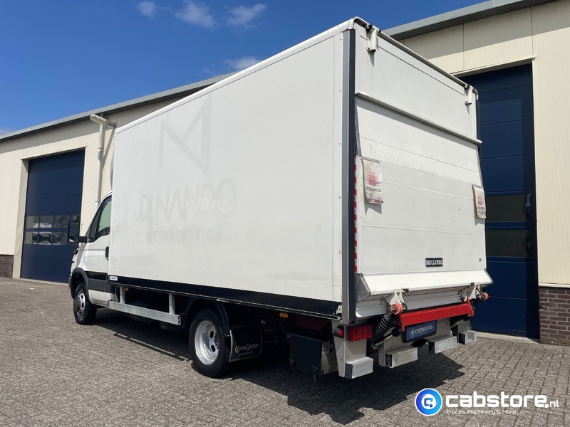 Iveco 40C12 Daily 4x2 Bakwagen Euro 3 - Bouwjaar 2003 - APK tot 10-05-2026 -Handgeschakelde versnellingsbak - Autoutilitară box: Foto 5 Iveco 40C12 Daily 4x2 Bakwagen Euro 3 - Bouwjaar 2003 - APK tot 10-05-2026 -Handgeschakelde versnellingsbak - Autoutilitară box: Foto 5