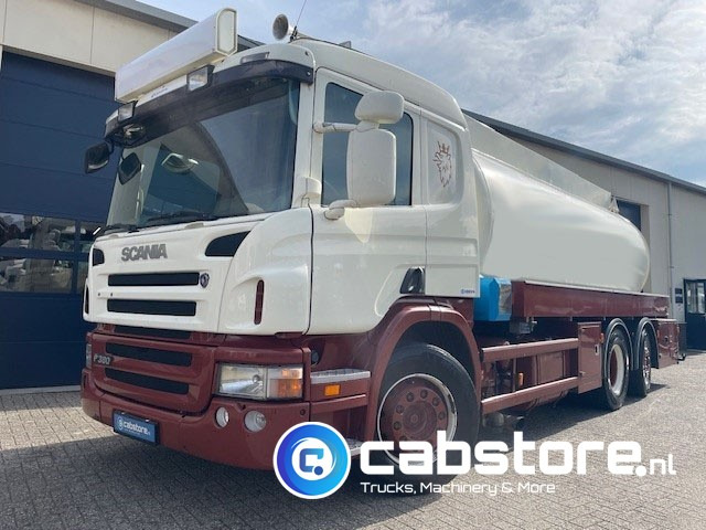 Scania P 380 B 6X2*4 HNA - RETARDER - Tankwagen olie - Olietank - ADR - 16.920 liter - Bouwjaar 2007 - Km 881.924 - Camion cisternă: Foto 2 Scania P 380 B 6X2*4 HNA - RETARDER - Tankwagen olie - Olietank - ADR - 16.920 liter - Bouwjaar 2007 - Km 881.924 - Camion cisternă: Foto 2