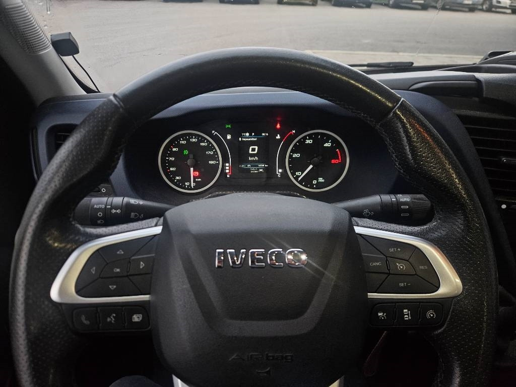 Dubă Iveco Daily 35S21A8 5hlö retkis: Foto 12 Dubă Iveco Daily 35S21A8 5hlö retkis: Foto 12