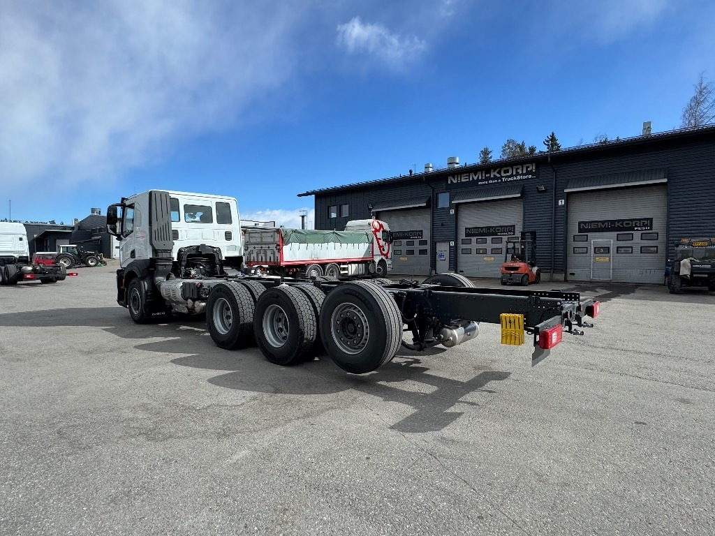 Iveco X-Way AT350X54 8x4 UUTTA MALLIA - Camion şasiu: Foto 5 Iveco X-Way AT350X54 8x4 UUTTA MALLIA - Camion şasiu: Foto 5