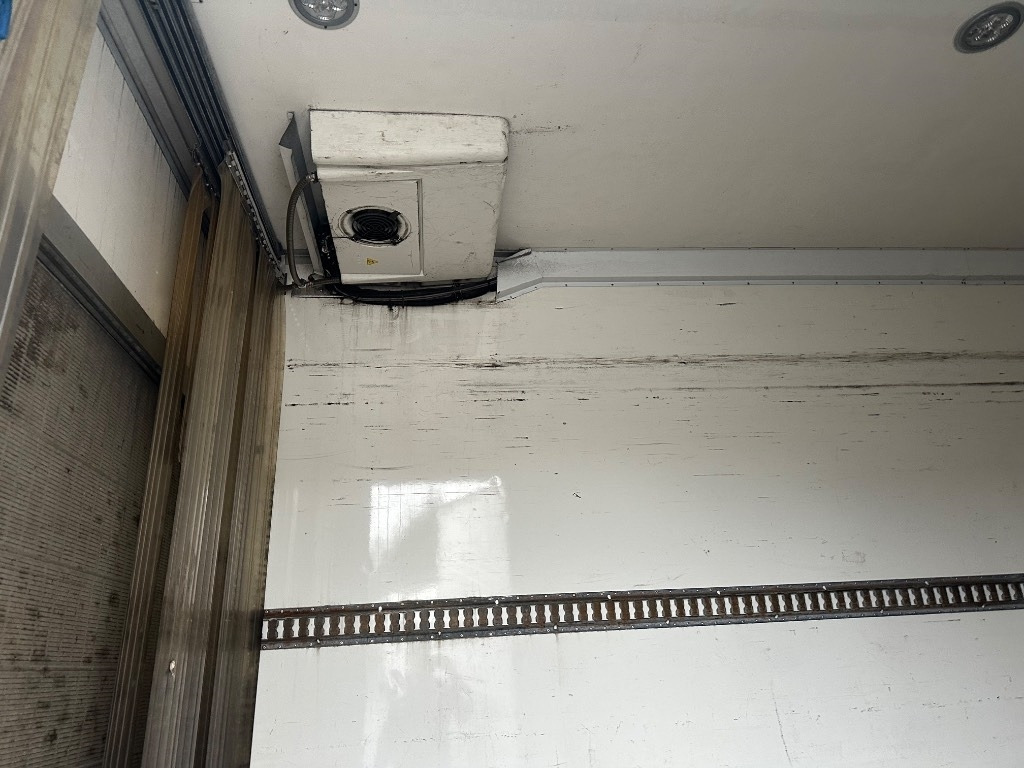 Mercedes-Benz Atego 818 - Camion frigider: Foto 5 Mercedes-Benz Atego 818 - Camion frigider: Foto 5