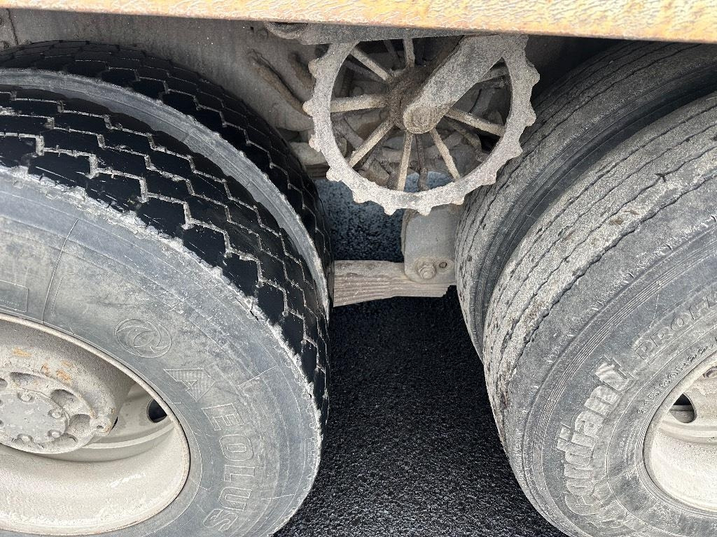 Volvo FH 12 420 8x2 + pv - Camion basculantă: Foto 5 Volvo FH 12 420 8x2 + pv - Camion basculantă: Foto 5