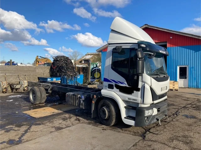 Iveco Eurocargo 120-250 - Camion şasiu: Foto 1 Iveco Eurocargo 120-250 - Camion şasiu: Foto 1