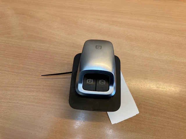 Mercedes A0005453344 – Mercedes parking brake switch - Sistem electric pentru Camion: Foto 1 Mercedes A0005453344 – Mercedes parking brake switch - Sistem electric pentru Camion: Foto 1