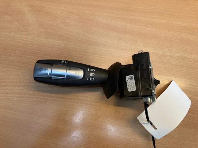Mercedes A0095455224 – Mercedes wiper switch - Sistem electric pentru Camion: Foto 1 Mercedes A0095455224 – Mercedes wiper switch - Sistem electric pentru Camion: Foto 1