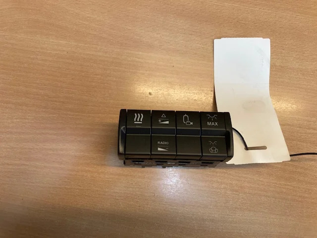 Mercedes A9605400046 – Mercedes switch panel - Sistem electric pentru Camion: Foto 1 Mercedes A9605400046 – Mercedes switch panel - Sistem electric pentru Camion: Foto 1
