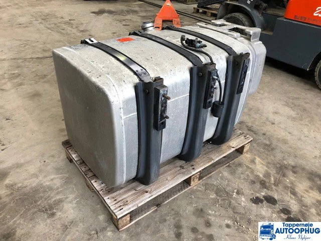 Scania Diesel tank – Fuel tank P/N: 2132702 - Rezervor combustibil pentru Camion: Foto 3 Scania Diesel tank – Fuel tank P/N: 2132702 - Rezervor combustibil pentru Camion: Foto 3