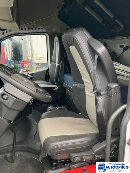 Volvo 23766428 – Volvo leather seat - Cabină și interior pentru Camion: Foto 1 Volvo 23766428 – Volvo leather seat - Cabină și interior pentru Camion: Foto 1