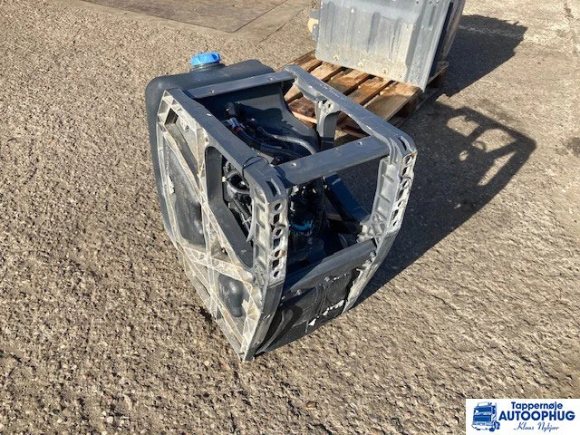 Volvo Adblue tank 21645367 – 23251720 - Rezervor pentru AdBlue pentru Camion: Foto 3 Volvo Adblue tank 21645367 – 23251720 - Rezervor pentru AdBlue pentru Camion: Foto 3