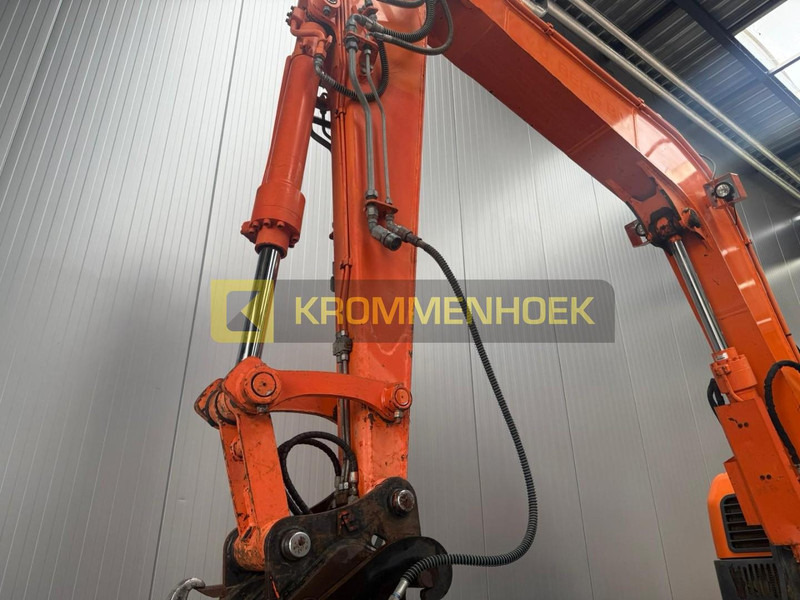Mini excavator Doosan DX 85R-3: Foto 11