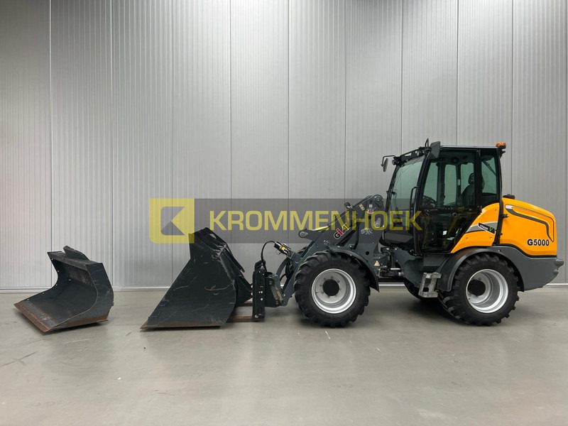 Giant G 5000 - Încărcător frontal pe pneuri: Foto 1 Giant G 5000 - Încărcător frontal pe pneuri: Foto 1