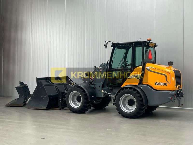 Giant G 5000 - Încărcător frontal pe pneuri: Foto 2 Giant G 5000 - Încărcător frontal pe pneuri: Foto 2