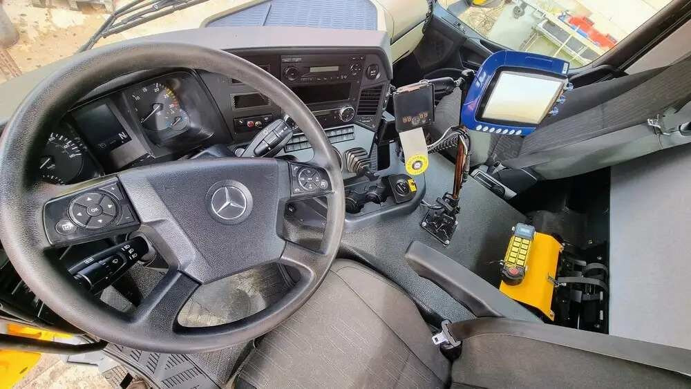 MERCEDES-BENZ Arocs 1824 / Cuthbertson MPB-18 - Camion basculantă: Foto 5 MERCEDES-BENZ Arocs 1824 / Cuthbertson MPB-18 - Camion basculantă: Foto 5