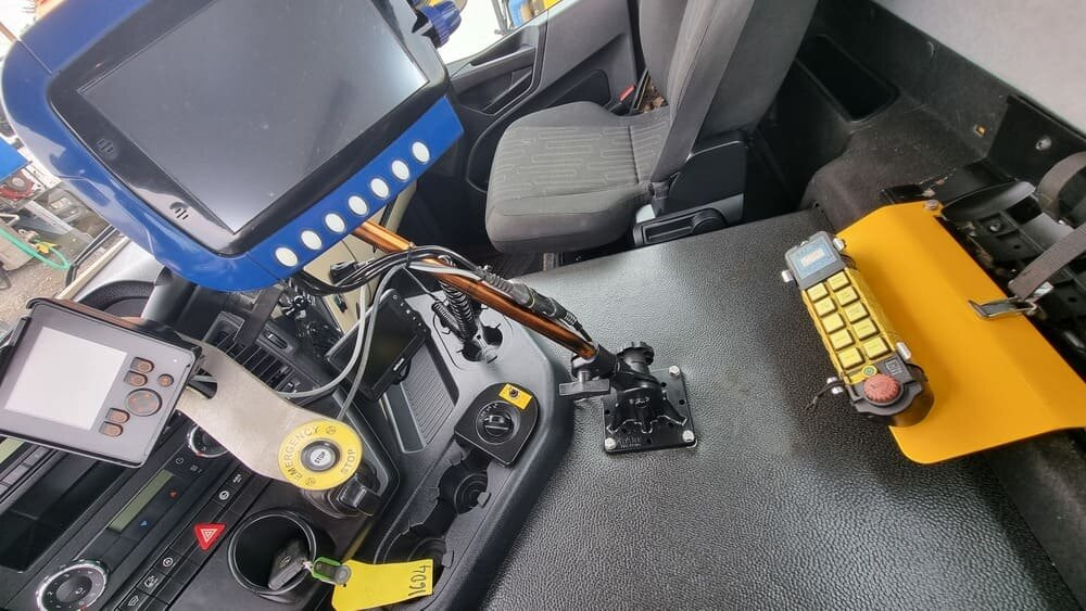 MERCEDES-BENZ Arocs 1824 / Cuthbertson MPB-18 - Camion basculantă: Foto 4 MERCEDES-BENZ Arocs 1824 / Cuthbertson MPB-18 - Camion basculantă: Foto 4