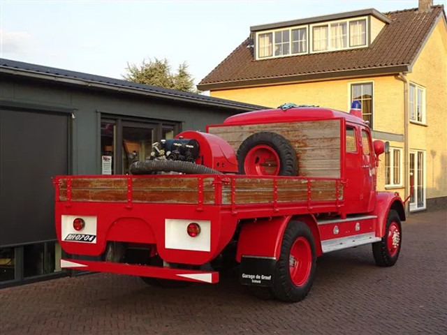 Mercedes-Benz LP 1117 4x4 TURBO Motor Brandweerauto VW motor met Waterpomp in openlaadbak - Autospeciala de stins incendii: Foto 2 Mercedes-Benz LP 1117 4x4 TURBO Motor Brandweerauto VW motor met Waterpomp in openlaadbak - Autospeciala de stins incendii: Foto 2