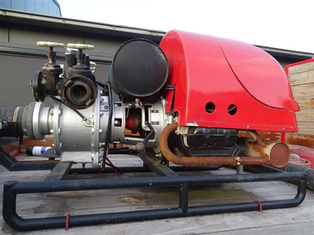 Mercedes-Benz LP 1117 4x4 TURBO Motor Brandweerauto VW motor met Waterpomp in openlaadbak - Autospeciala de stins incendii: Foto 4 Mercedes-Benz LP 1117 4x4 TURBO Motor Brandweerauto VW motor met Waterpomp in openlaadbak - Autospeciala de stins incendii: Foto 4