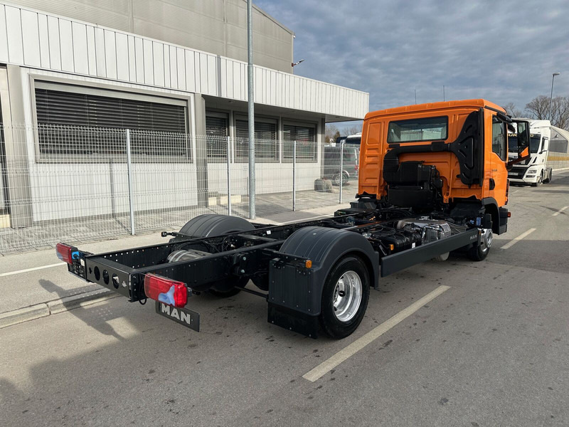 MAN TGL 8.160 - Camion şasiu: Foto 3 MAN TGL 8.160 - Camion şasiu: Foto 3