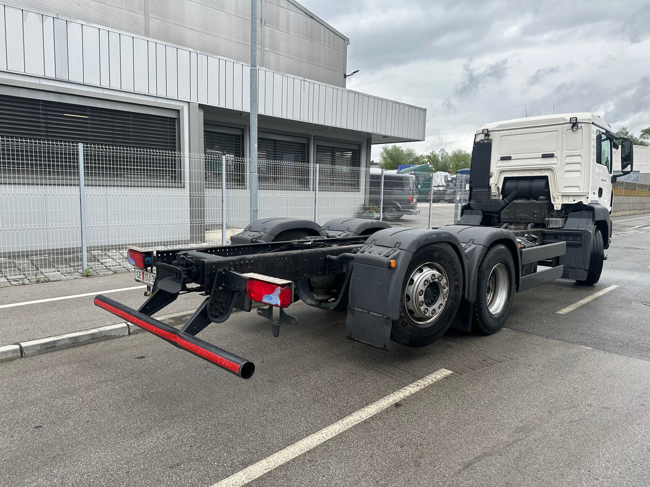 MAN TGS 26.440 6X2-4LL intarder - Camion şasiu: Foto 3 MAN TGS 26.440 6X2-4LL intarder - Camion şasiu: Foto 3